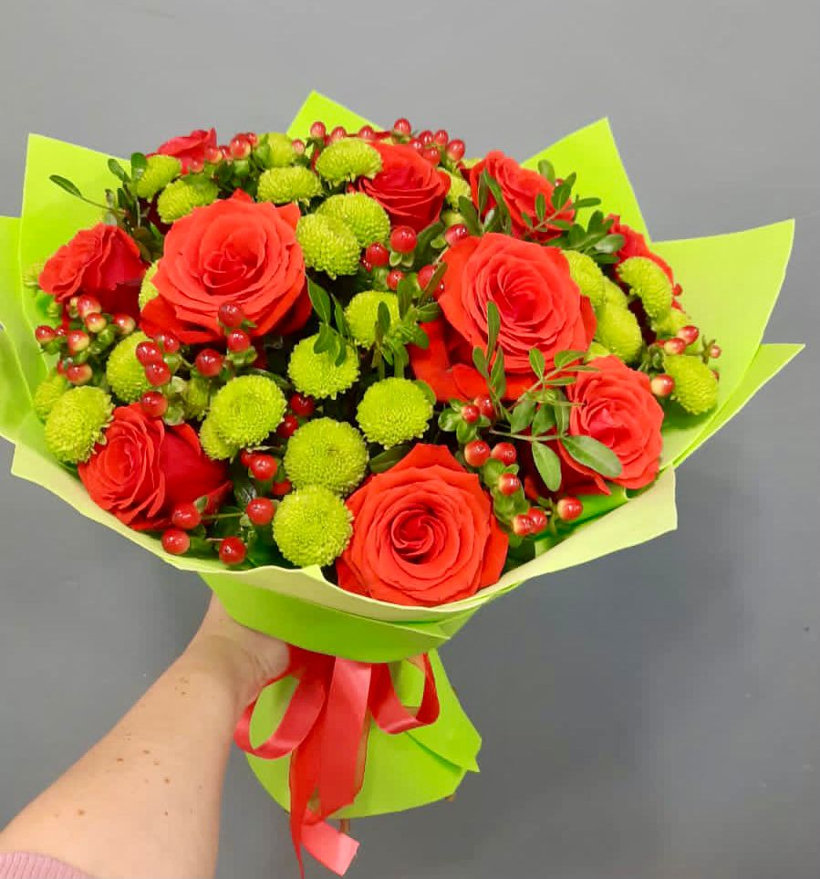 Букет цветов из: Хризантемы и Розы в Кабожа