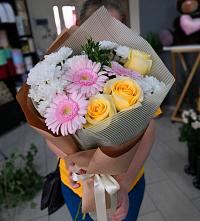 Букет цветов из:  Герберы, Розы и Хризантемы в Кабожа