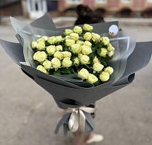 Букет Белые кустовые розы Солинеро в Кабожа