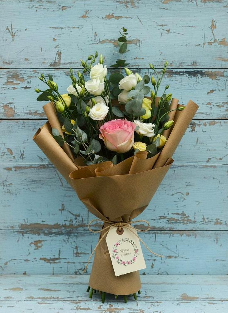 Букет цветов из: Розы и Лизиантусы в Кабожа