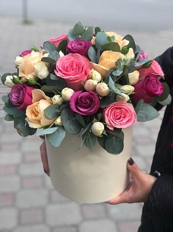 Цветочная композиция из Розы в шляпной коробке в Кабожа