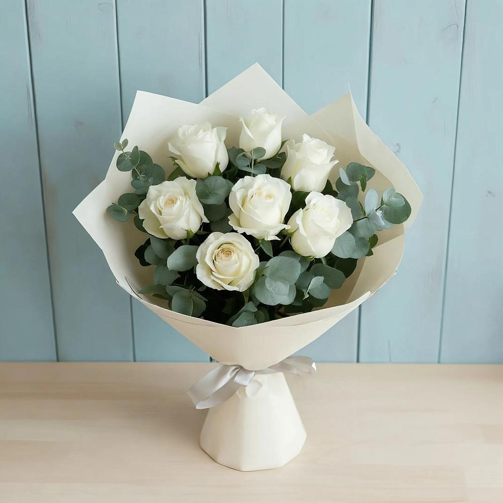 Букет Белые розы в Эвкалипте в Кабожа