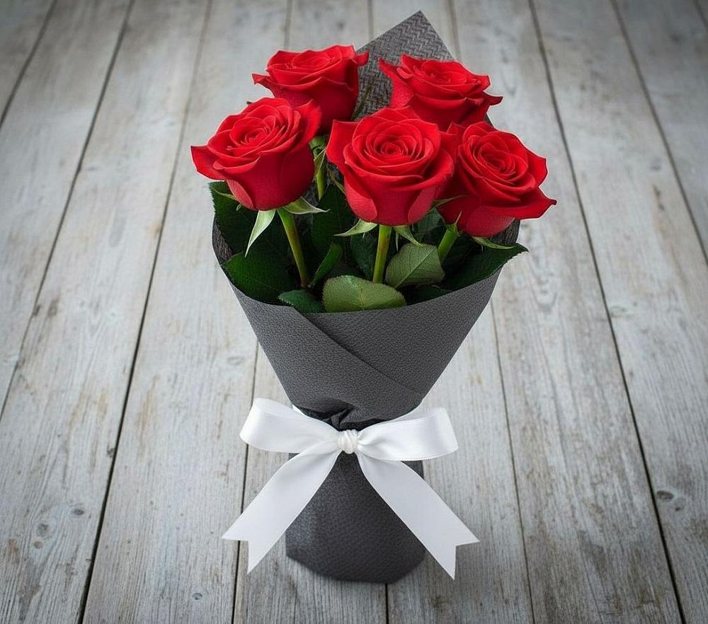 Букет 5 Красных роз Эдлесс Лав в Кабожа
